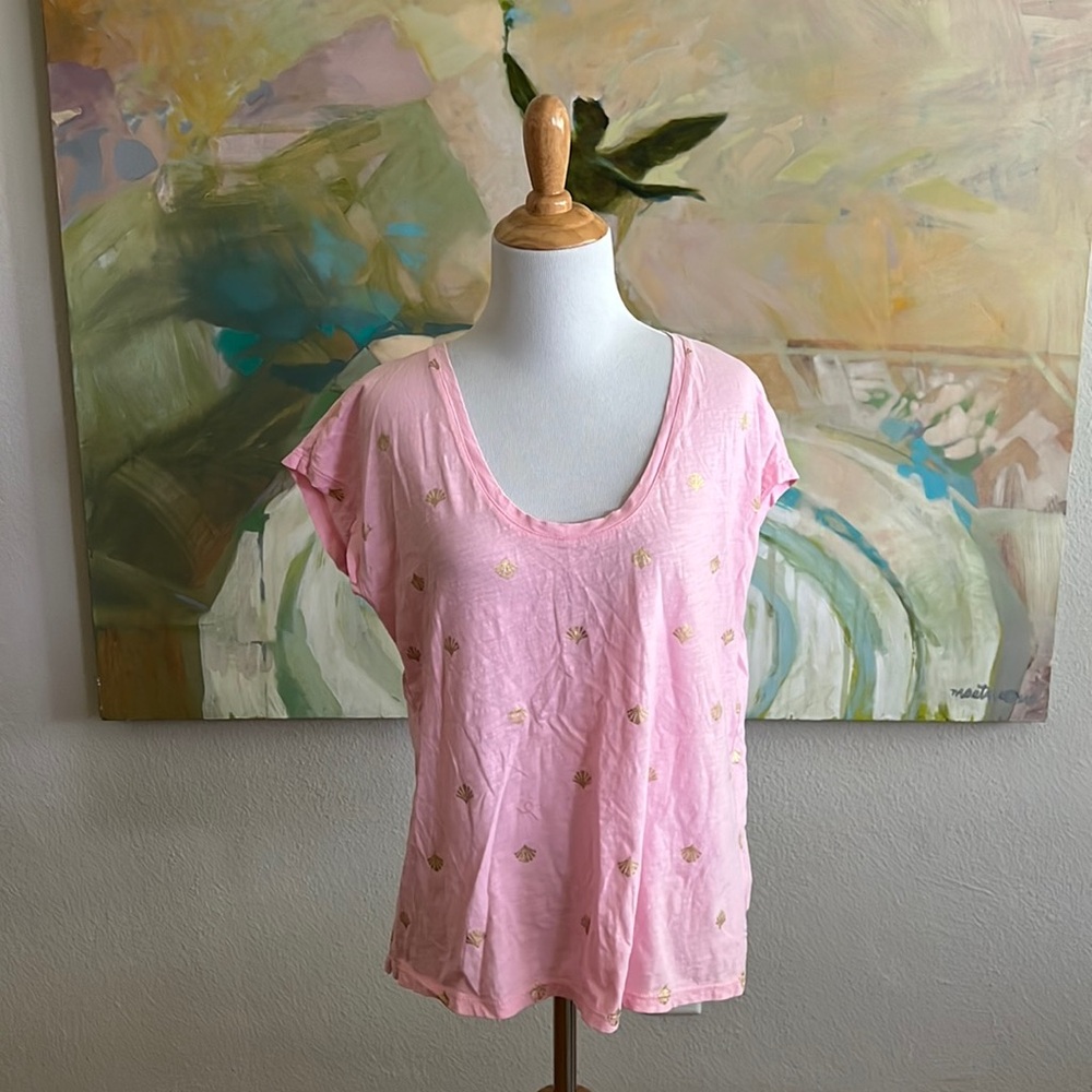 Boden Pink Cap Sleeved Women's Tee with Gold Scallop Shell Print Size medium